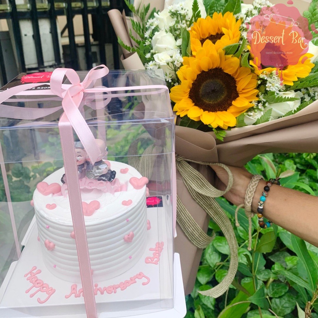 Cake with bouquet